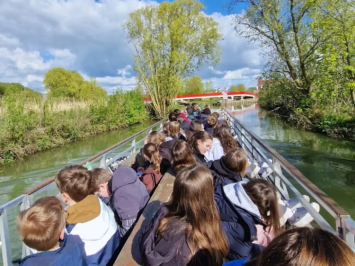 Balade en bateau dans le marais à Clairmarais (62)