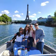 Balade en bateau privatisé à Paris au départ de Suresnes (92)