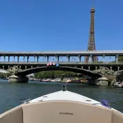 Balade en bateau privé sur la Seine depuis Paris 16ème