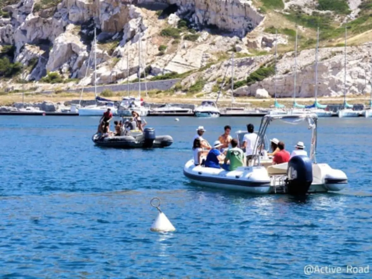 Balade en bateau visite de Marseille et ses calanques (13)