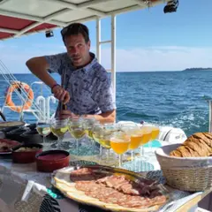 Balade en catamaran avec apéro sur les côtes de Lorient (56)