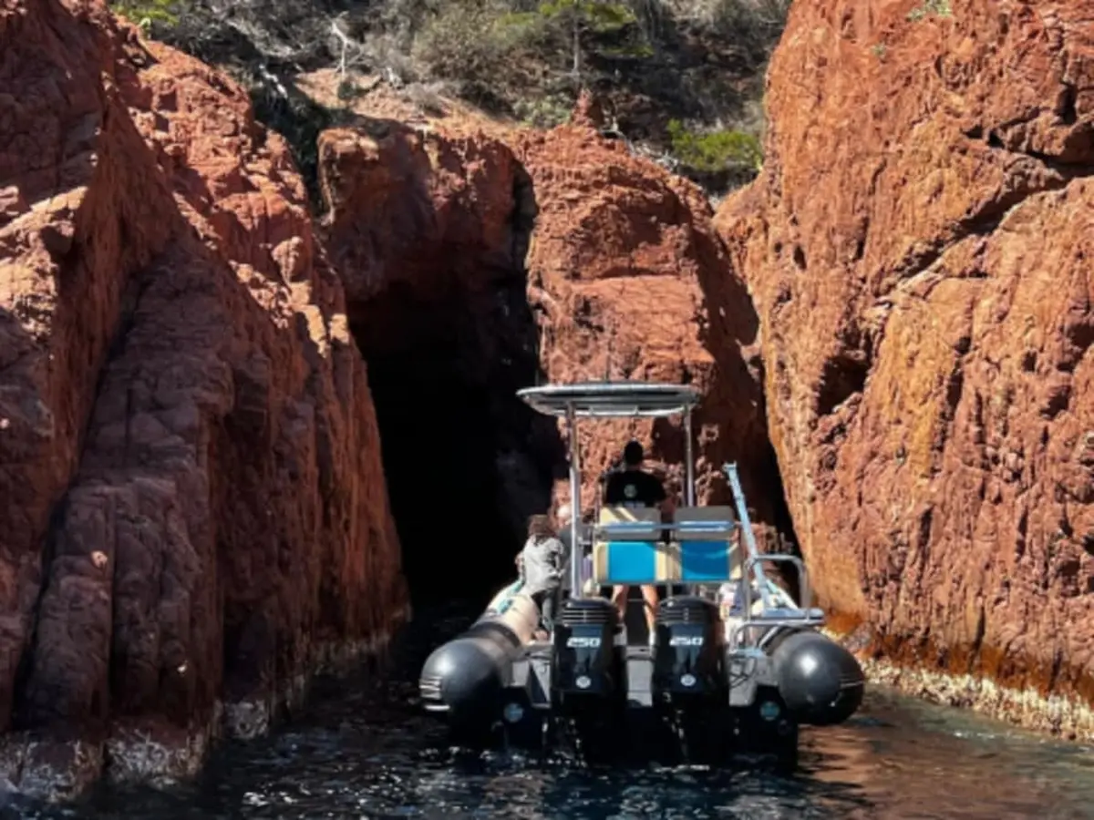 Balade en mer aux Calanques de l'Estérel à Fréjus (83)