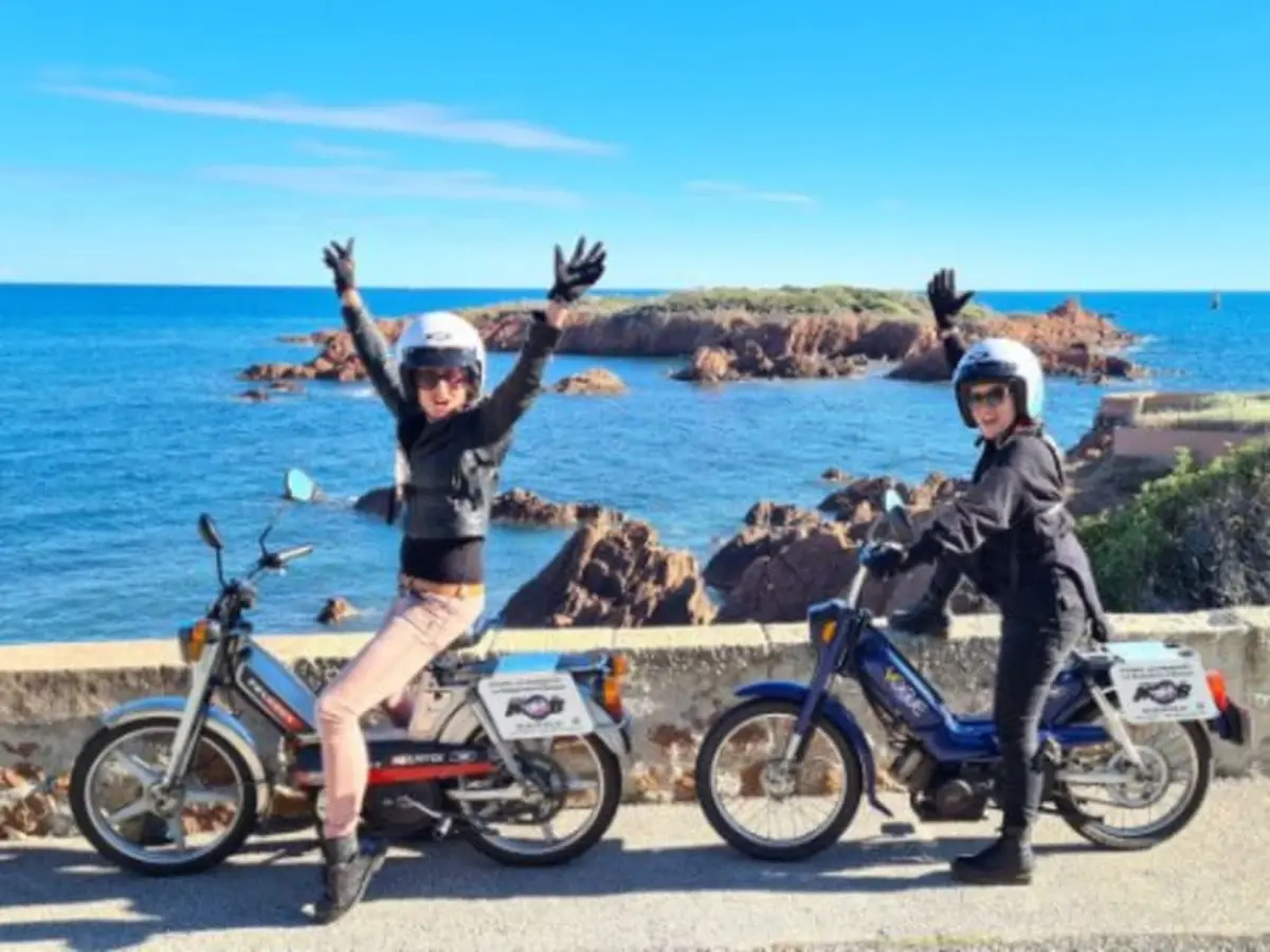 Balade en mobylette vintage au départ de Saint-Raphaël (83)