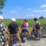 Balade en mobylette vintage sur la Baie du Mont-Saint-Michel