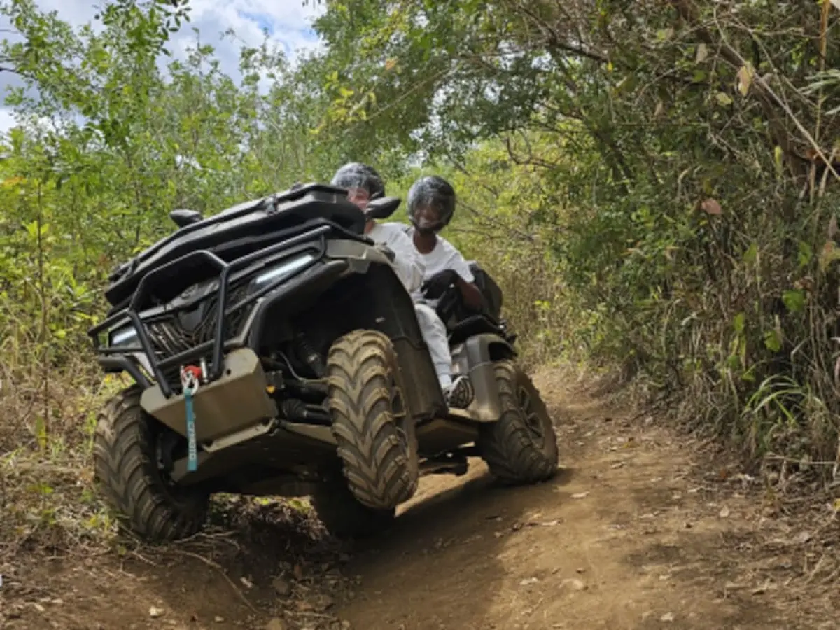 Balade en Quad depuis La Plaine de St Paul (97)