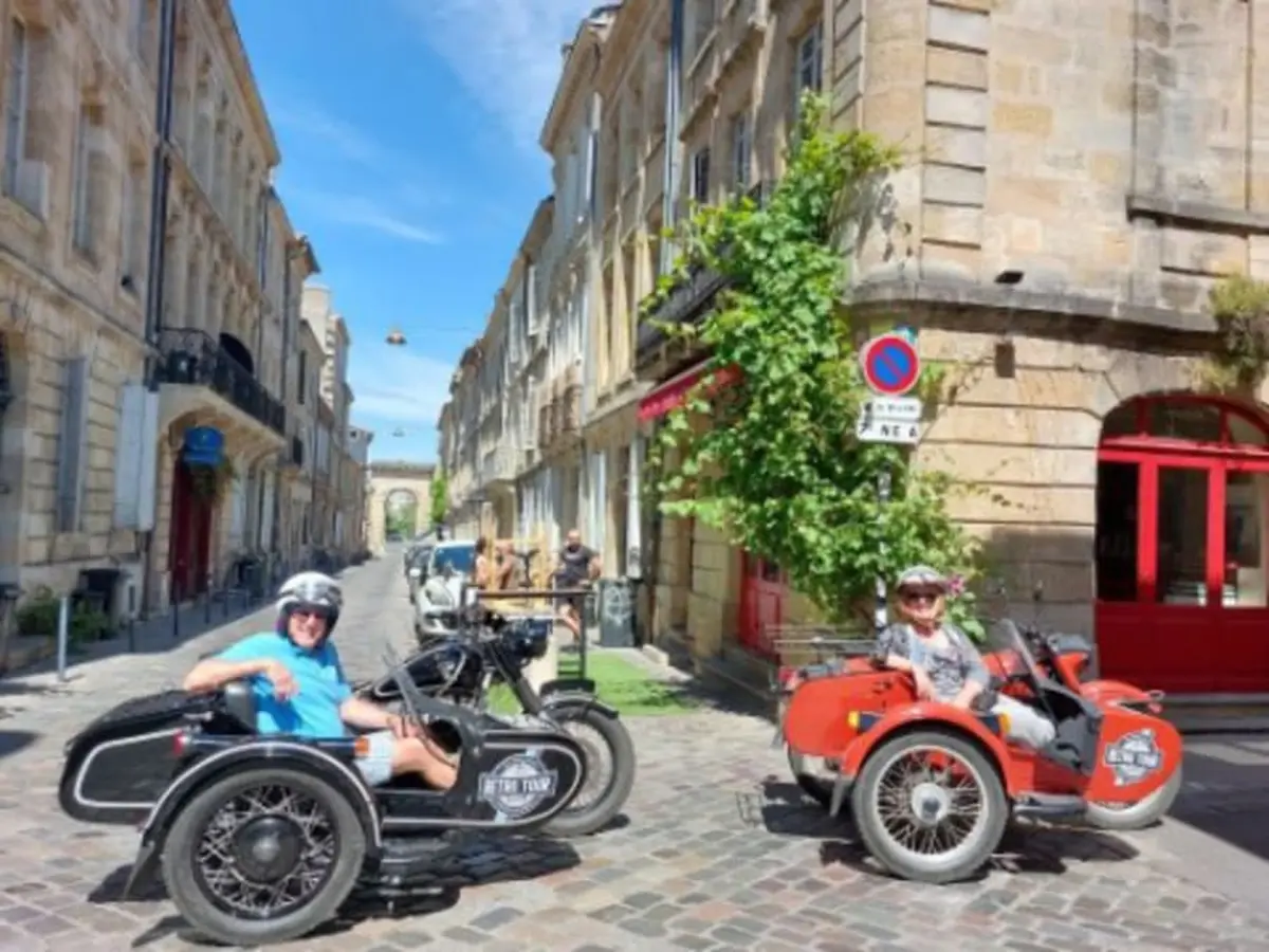 Balade en Side-Car à Bordeaux et dans un vignoble (33)