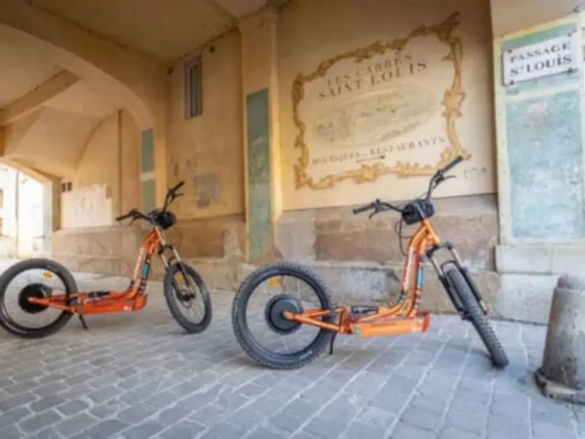 Balade en trottinette électrique & Street-art à Versailles (78)