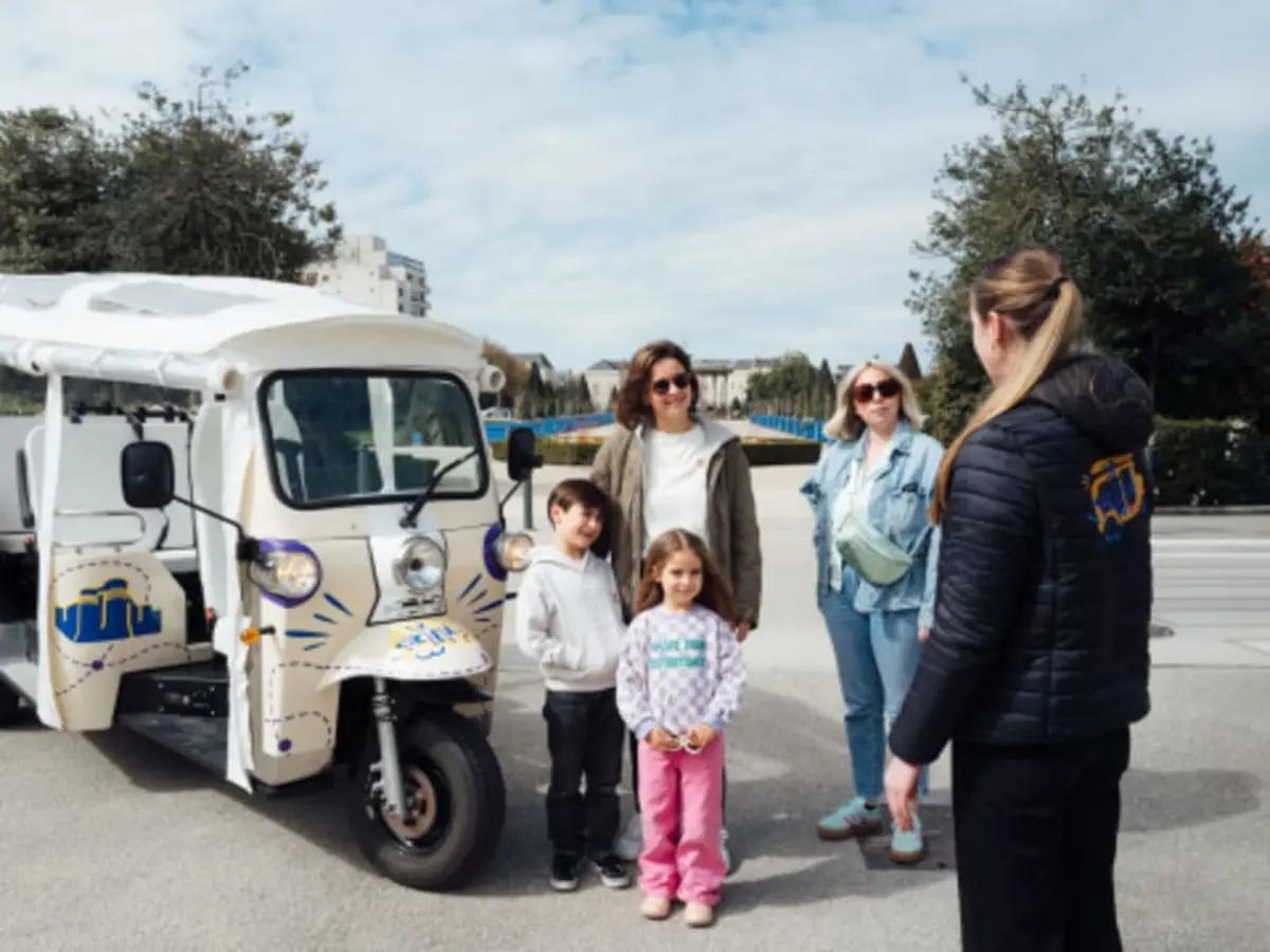 Balade en TukTuk au coeur d'Angers (49)