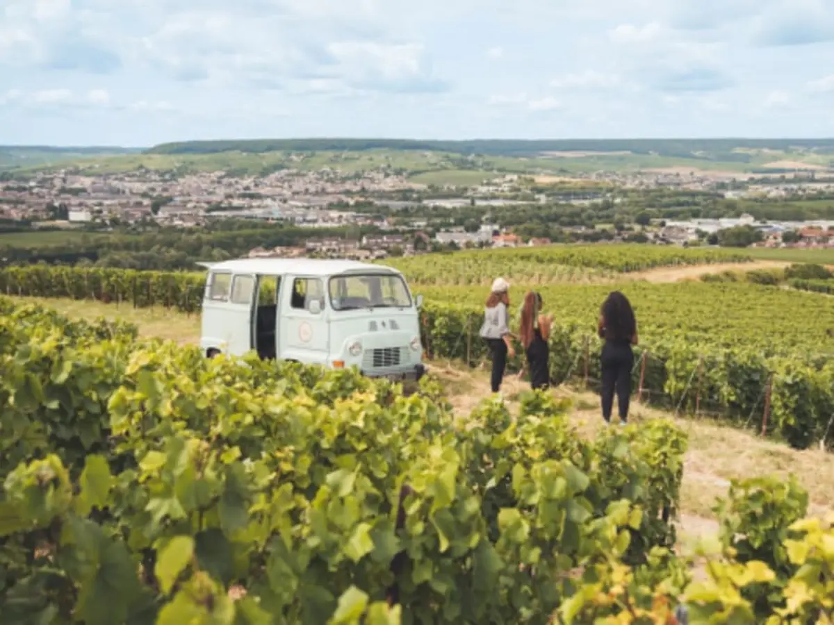 Balade en van vintage avec dégustation en Champagne (51)
