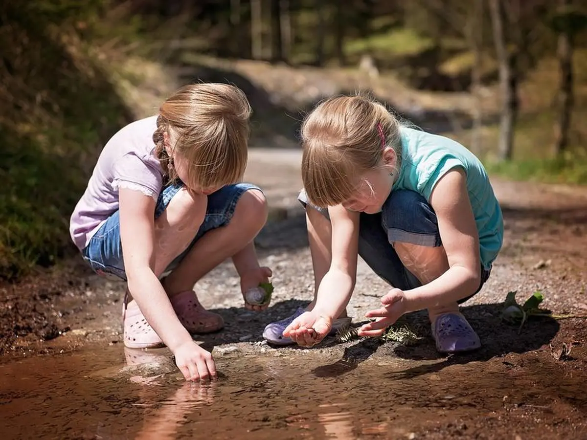 Balade et fabrication de jouets avec la nature