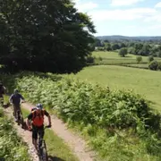 Balade guidée en trottinette électrique sur le Lac des Settons