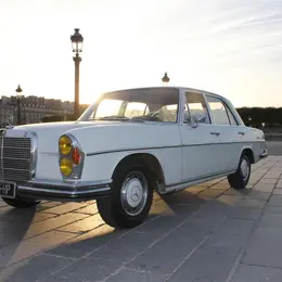 Balade guidée en voiture de collection - Mercedes 280 SE de 1970 : Paris Insolite