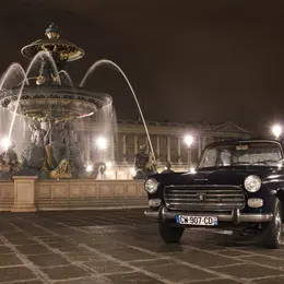 Balade guidée en voiture de collection - Peugeot 404 de 1963 : Paris Insolite