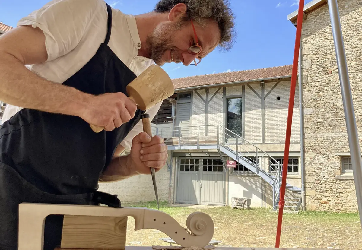 Balade matri-patrimoine | Visite des ateliers de lutherie de l’ALADFI