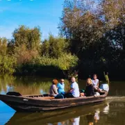 Balade traditionnelle en bateau à Clairmarais (62)