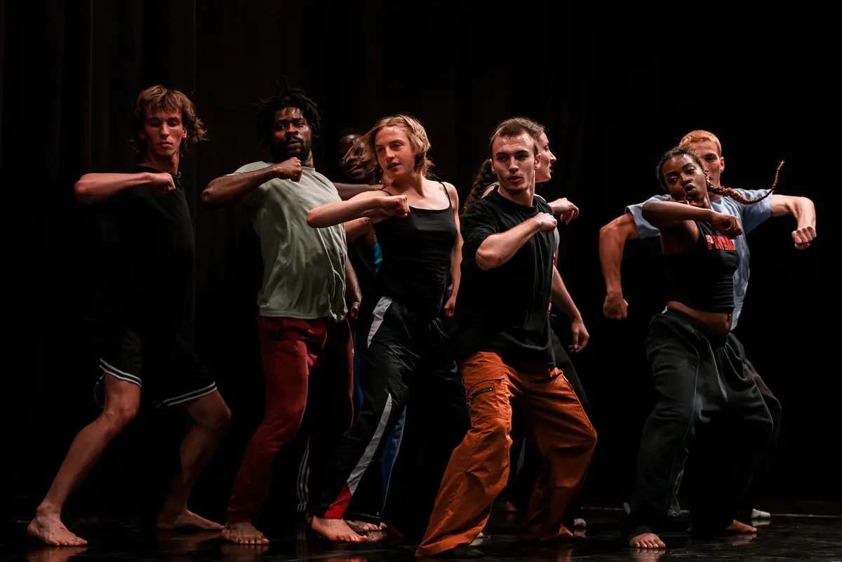 Balkis Moutashar - Nous n'arrivons pas les mains vides