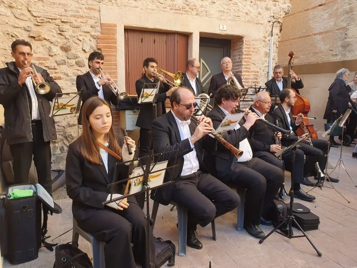 Ballada Avec La Cobla Les Casenoves