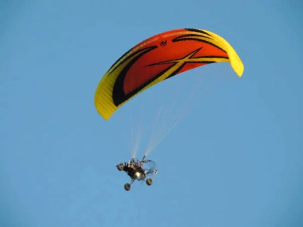 Baptême de l'air en ULM Paramoteur à Pujaut (30)