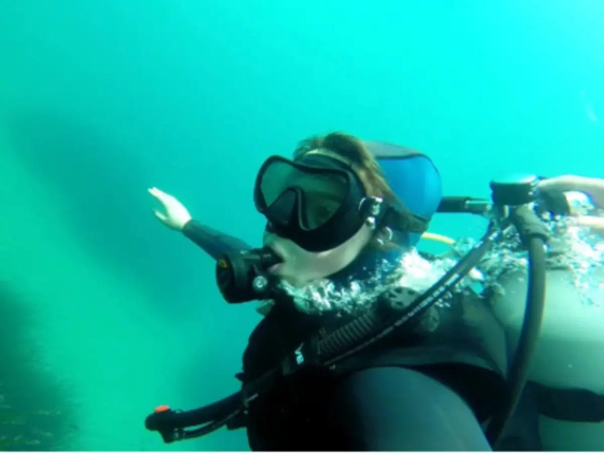 Baptême de plongée à la calanque de Saint-Barthélemy (83)