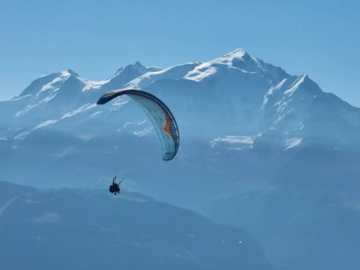 Baptême en parapente face au Mont Blanc