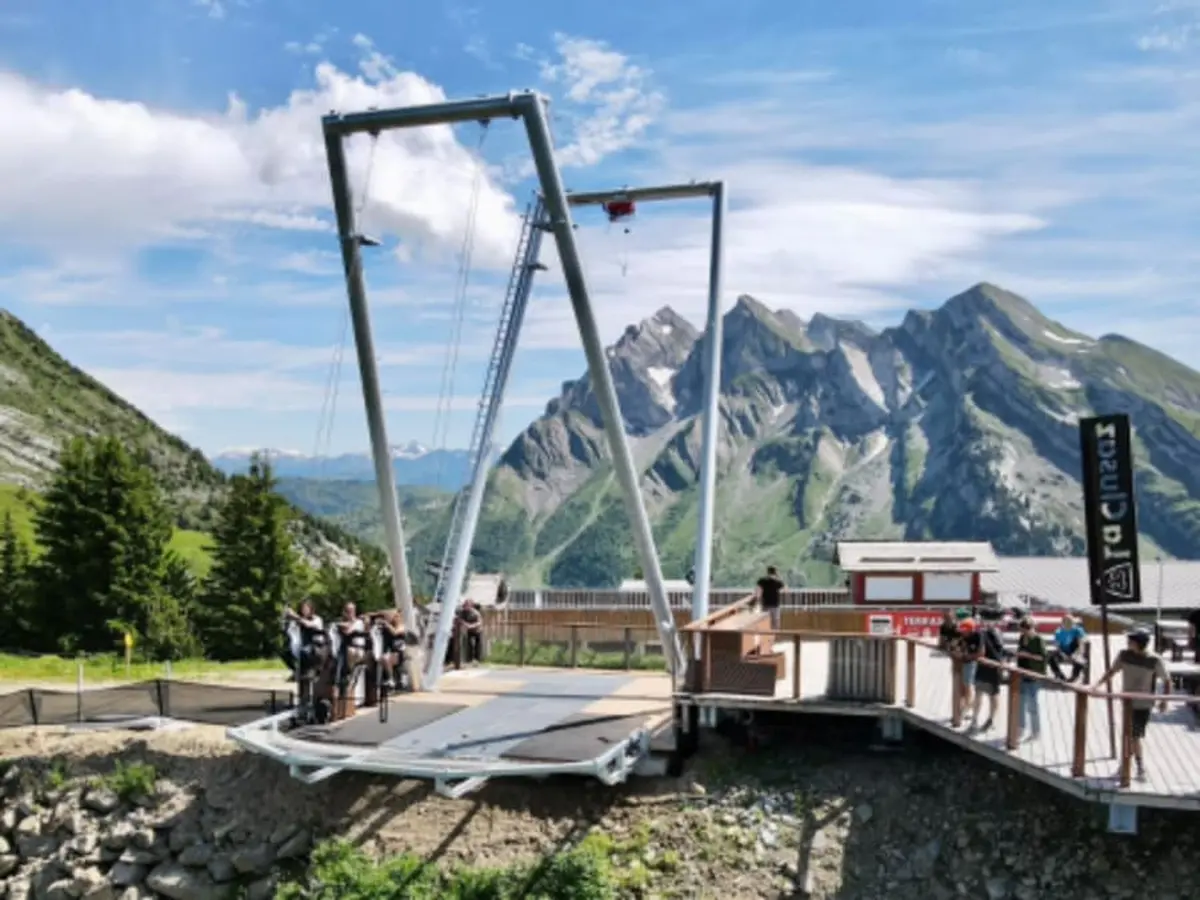 Bascule géante à La Clusaz (74)