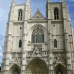 Basilique Saint-Donatien-et-Saint-Rogatien