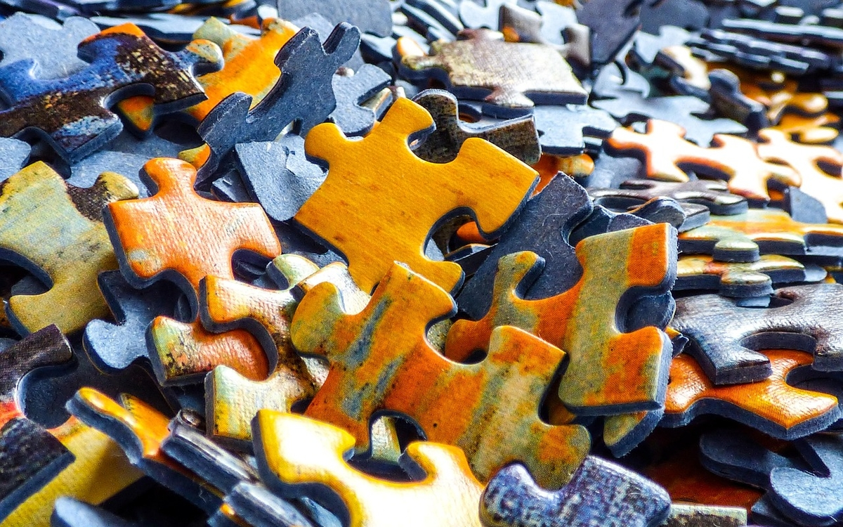 Puzzle orange et bleu nuit