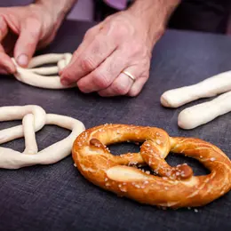 Atelier fabrication de bretzel avec Willy