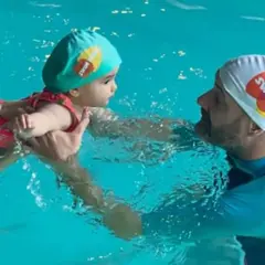 Bébé nageur à la piscine de Châtenay-Malabry (92)