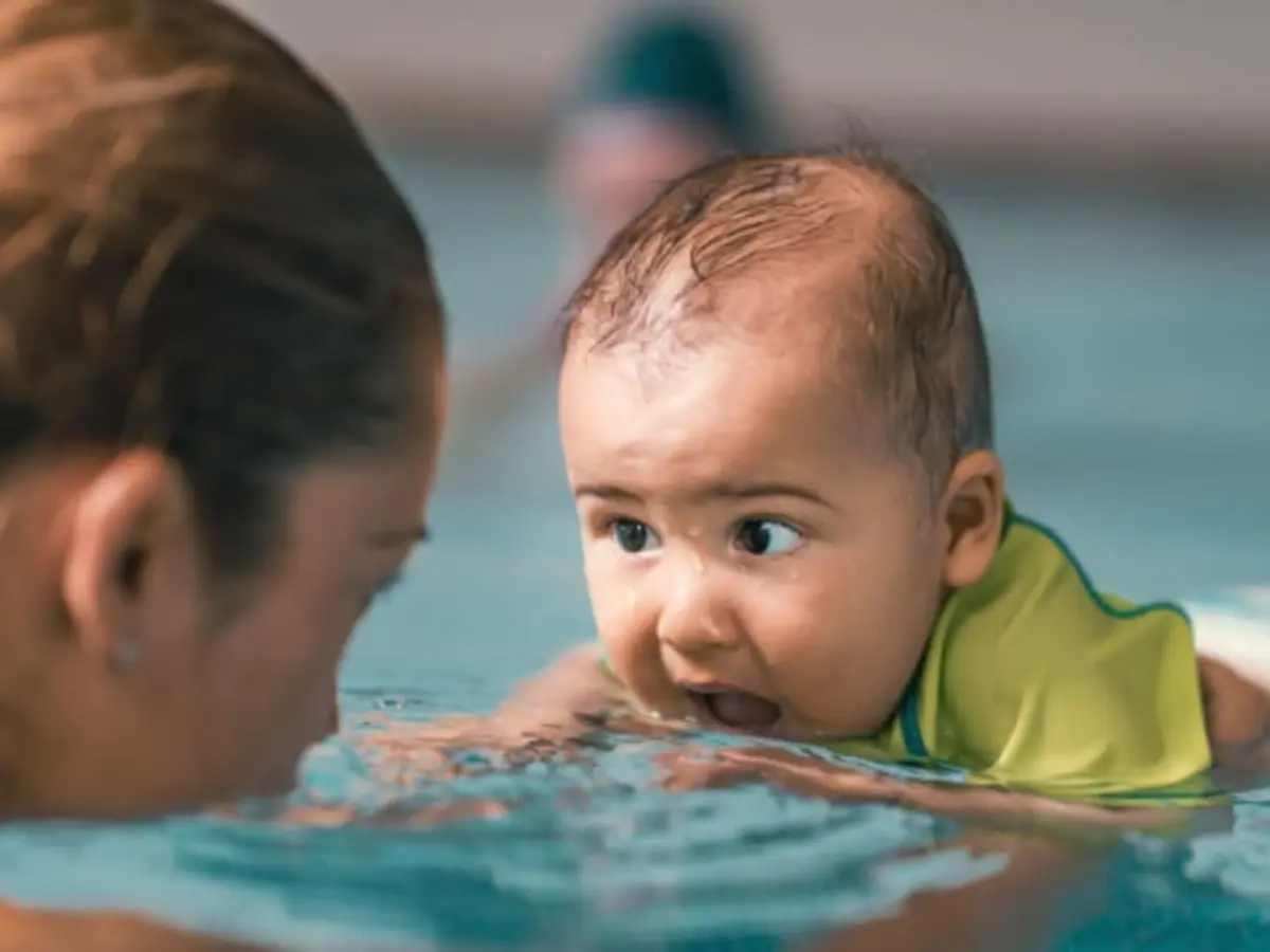 Bébé nageur à la piscine de Morangis (91)