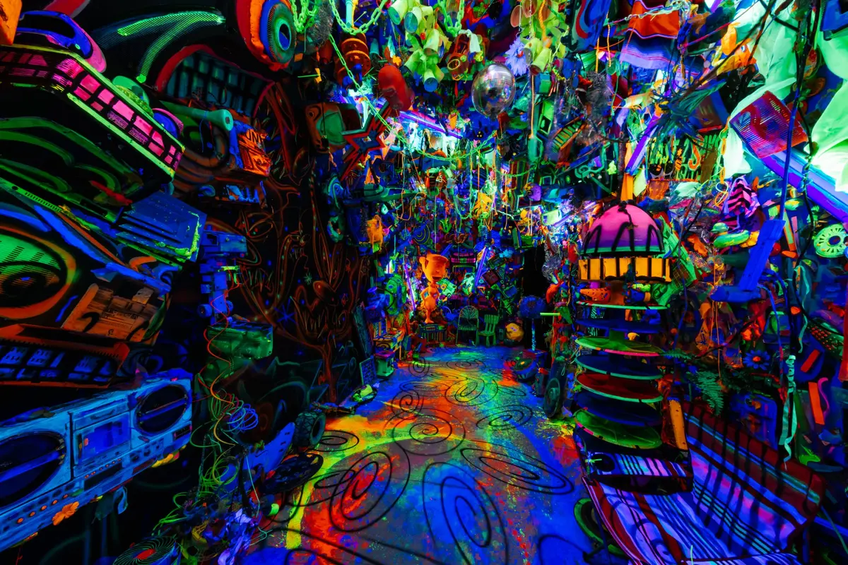 Kenny Scharf’s Cosmic Cavern immersive experience. Saatchi Gallery, London. 2023.