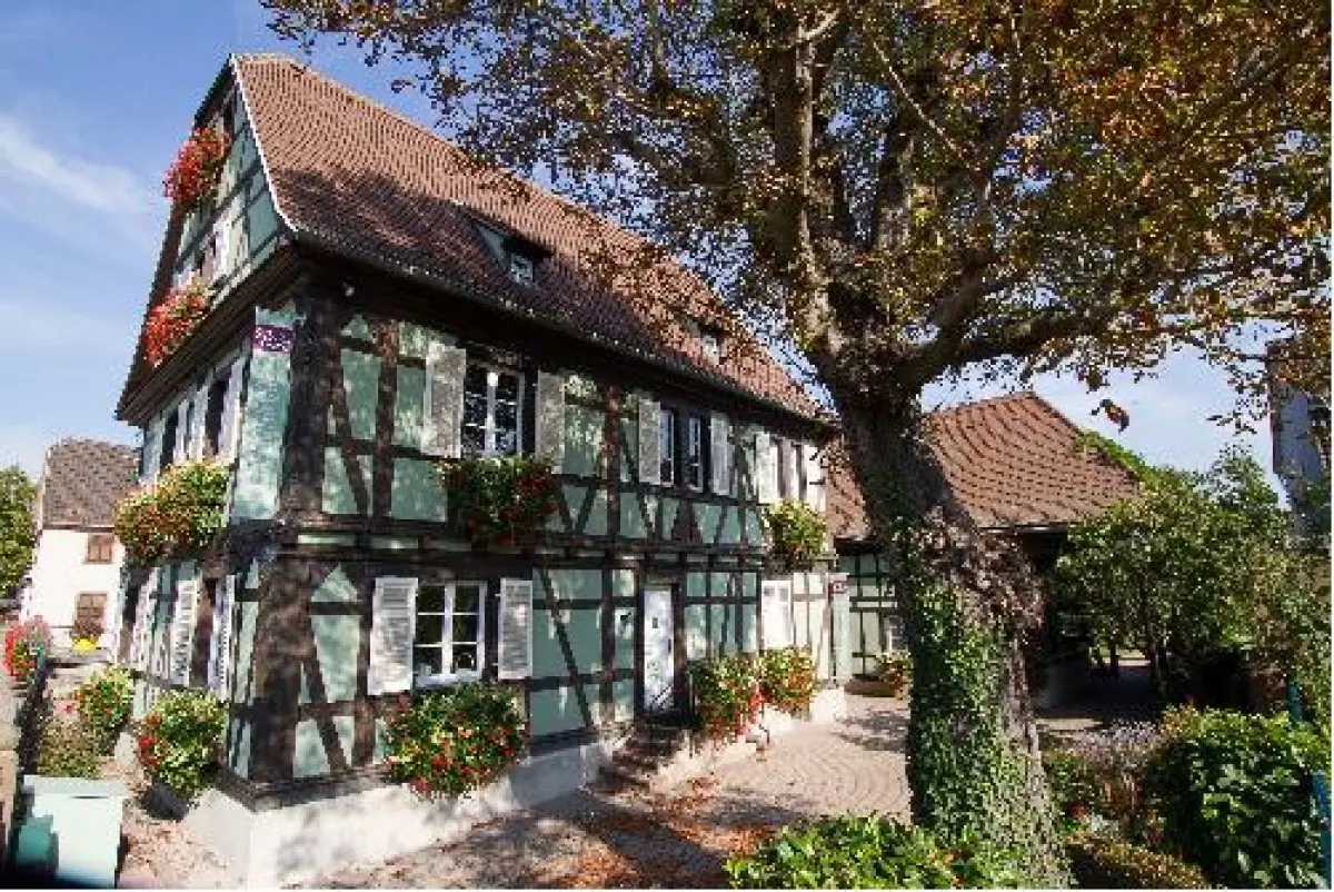 La bibiothèque de Bischheim, installée dans l'ensemble culturel de la Cour des Bœcklin