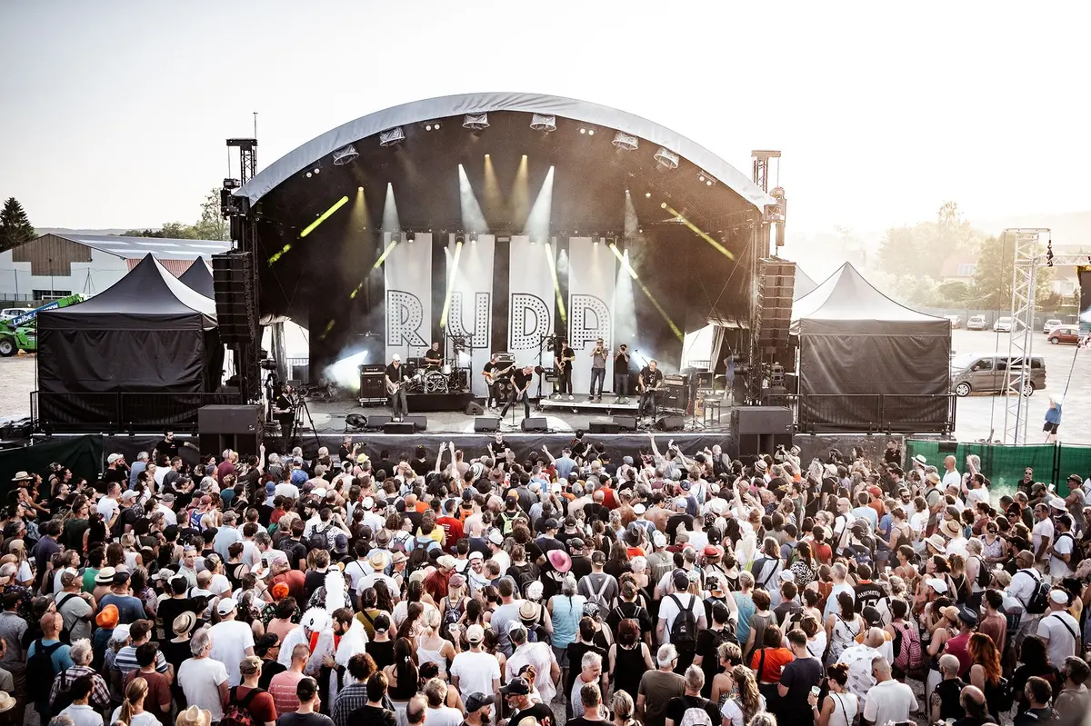 Un festival consacr&eacute; aux musiques rock, punk et m&eacute;tal mais aussi et surtout aux produits locaux de la r&eacute;gion 