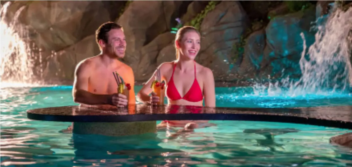 Boire une bière les pieds dans l’eau