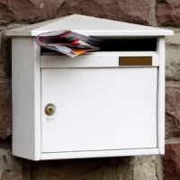 La boîte-aux-lettres, l'accessoire indispensable pour recevoir votre courrier, comme vos journaux et médias papier&nbsp;! &copy; Herreneck - fotolia.com