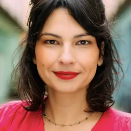 Book Club des Aliennes : « Poupées Roumaines » de Marie Khazrai