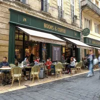 Un lieu unique à Bordeaux &copy; Site internet - Books & Coffee Bordeaux