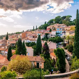 Bormes-les-Mimosas sacré Village préféré des Français 2026 : découvrez le classement complet