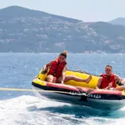 Bouée tractée à Cannes la Bocca (06)