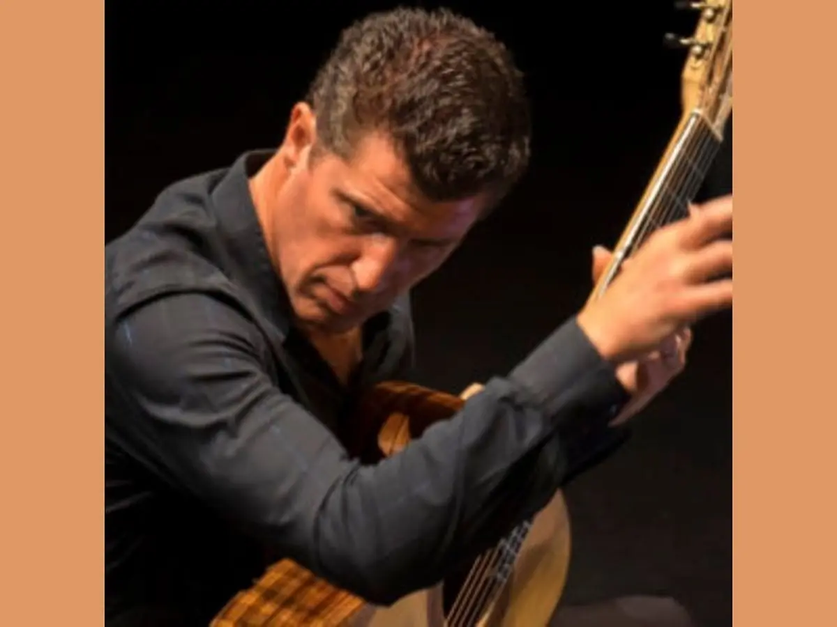 Bourg Arts et Vins : Concert avec Emmanuel ROSSFELDER – Guitare