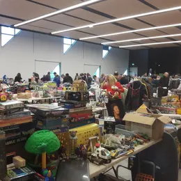 Bourse aux loisirs, jouets et vide dressing
