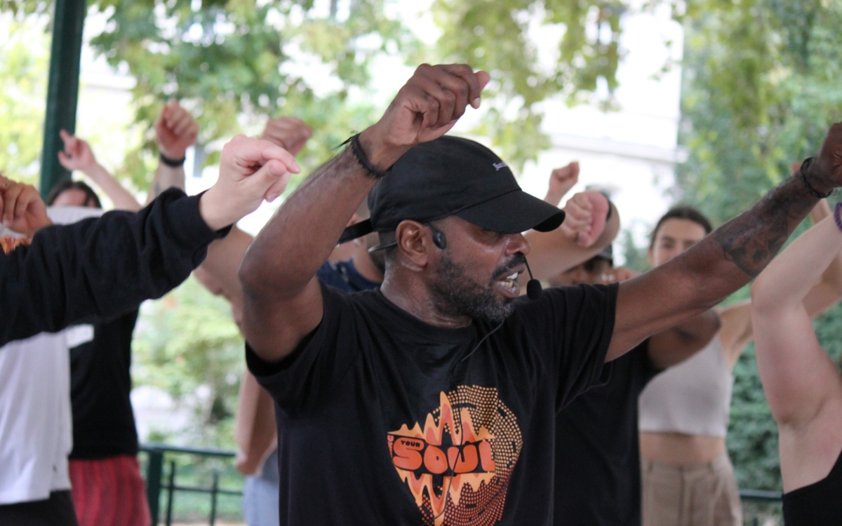 Jimmy Soul, danseur de Locking, anime le Kiosque du square Edouard Vaillant (2025)