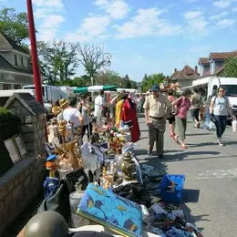 Brocante à Crozant