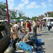 Brocante à Crozant