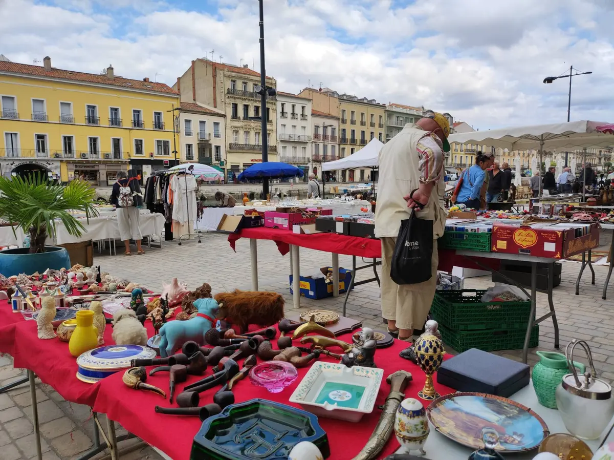 Brocante Des Sétois Au Quai Leopold Suquet
