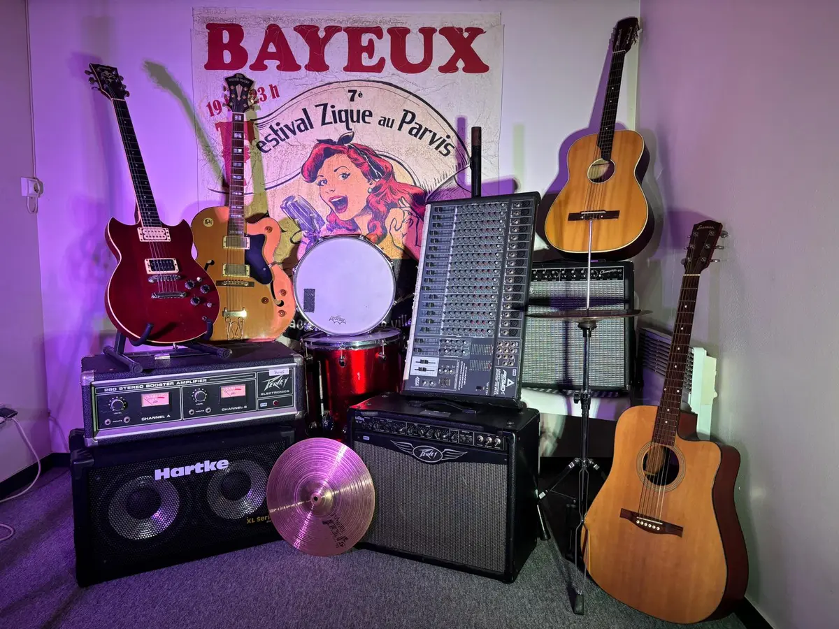 Brocante Musicale en intérieur