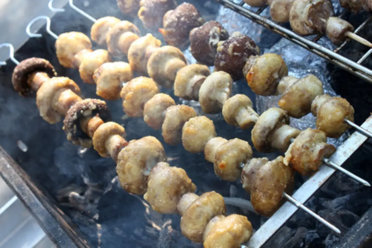 Brochette de champignons de Paris