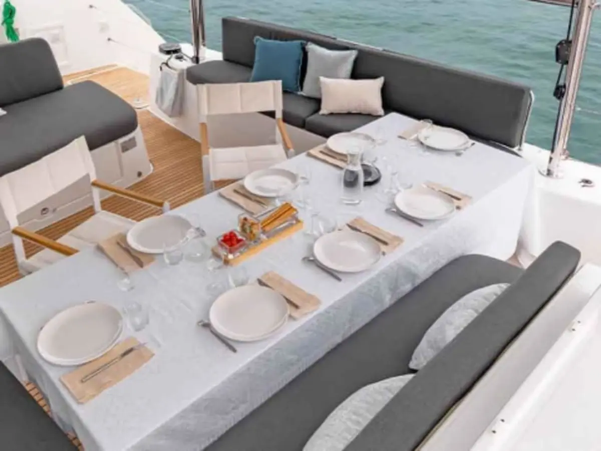 Brunch sur un catamaran au départ de La Grande Motte