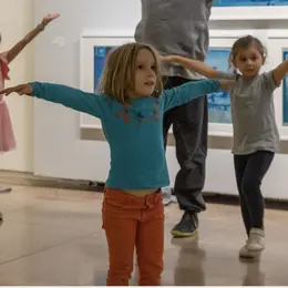 Visite dansée en famille