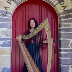 Lawena de Brocéliande harpiste chanteuse église du Graal
